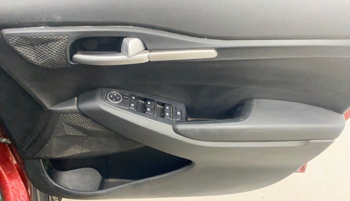 2019 KIA SELTOS HTK 1.5 PETROL, Petrol, Manual, 1,21,642 km, Driver Side Door Panels Control