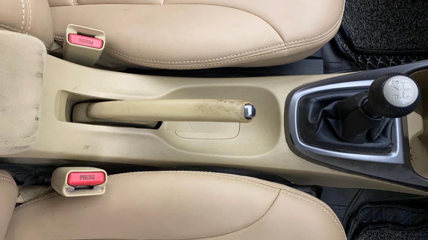 2013 Honda City 1.5L I-VTEC S MT, Petrol, Manual, 1,32,382 km, Gear Lever