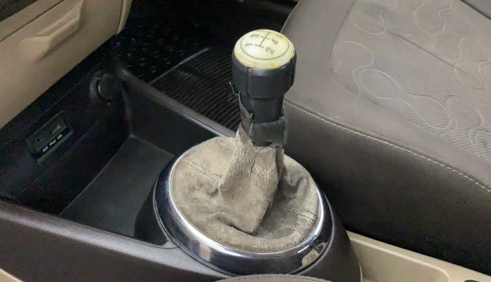 2011 Hyundai i20 ASTA 1.2, Petrol, Manual, 58,299 km, Gear lever - Boot cover slightly torn