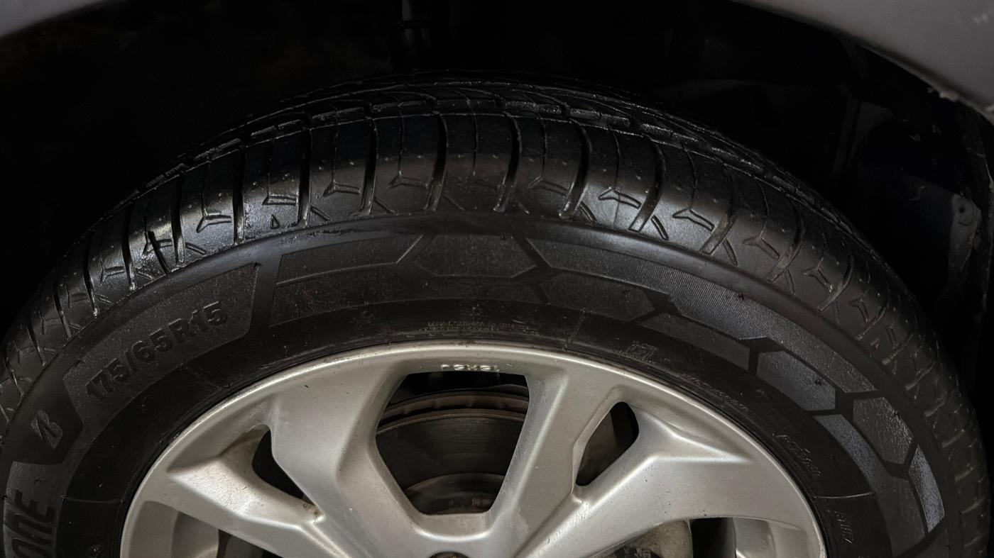 2019 Honda Amaze 1.2L I-VTEC VX CVT, Petrol, Automatic, 70,873 km, Right Front Tyre Tread