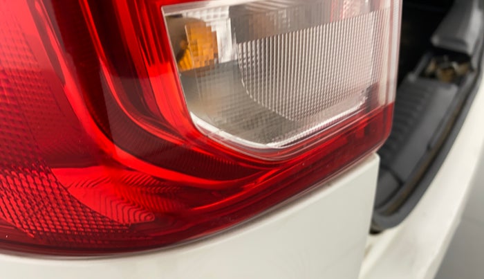 2018 Maruti Vitara Brezza ZDI, Diesel, Manual, 91,293 km, Left tail light - Minor damage