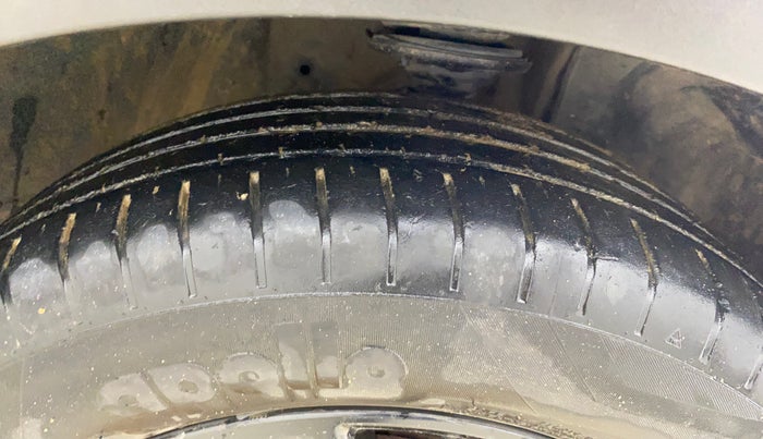 2019 Maruti IGNIS ZETA 1.2 AMT, CNG, Automatic, 85,452 km, Right Front Tyre Tread