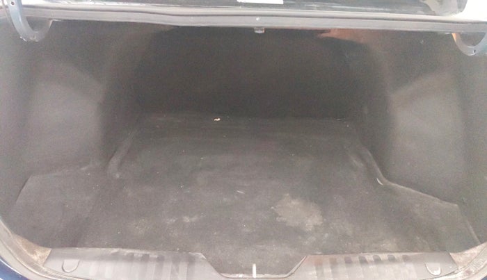 2018 Maruti Ciaz DELTA 1.5 SHVS MT PETROL, Petrol, Manual, 1,07,379 km, Boot Inside