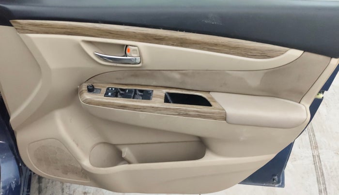 2018 Maruti Ciaz DELTA 1.5 SHVS MT PETROL, Petrol, Manual, 1,07,379 km, Driver Side Door Panels Control
