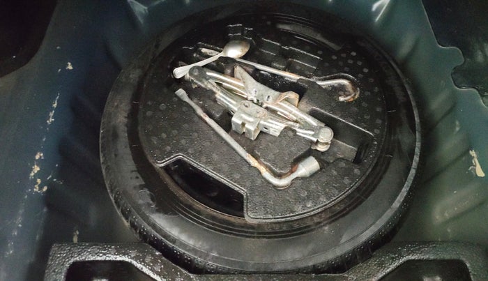 2018 Maruti Ciaz DELTA 1.5 SHVS MT PETROL, Petrol, Manual, 1,07,379 km, Spare Tyre