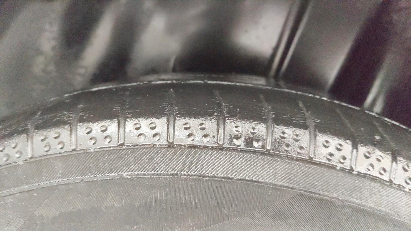 2018 Maruti Ciaz DELTA 1.5 SHVS MT PETROL, Petrol, Manual, 1,07,379 km, Left Rear Tyre Tread