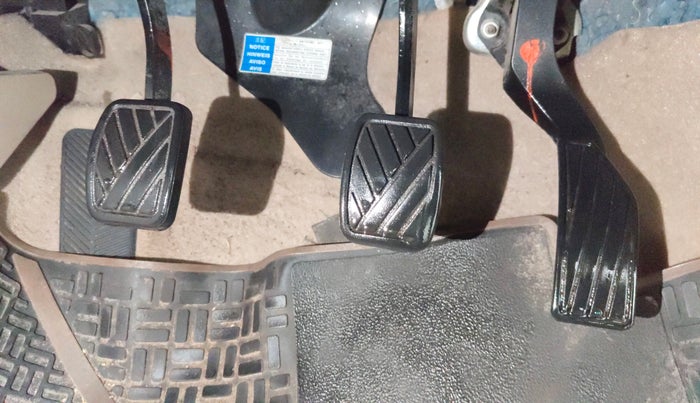 2018 Maruti Ciaz DELTA 1.5 SHVS MT PETROL, Petrol, Manual, 1,07,379 km, Pedals