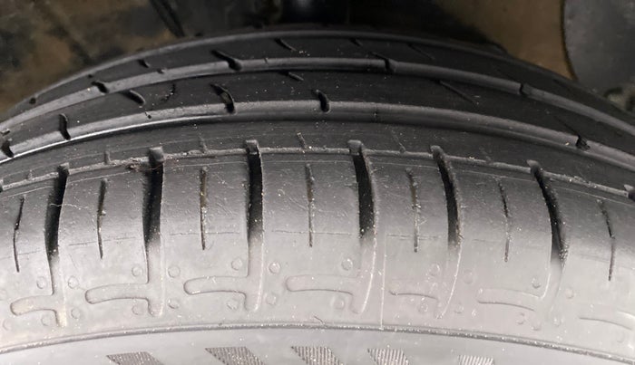 2020 Hyundai GRAND I10 NIOS SPORTZ PETROL, Petrol, Manual, 37,614 km, Right Front Tyre Tread