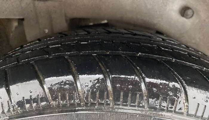 2013 Maruti A Star VXI (ABS) AT, Petrol, Automatic, 30,333 km, Right Rear Tyre Tread