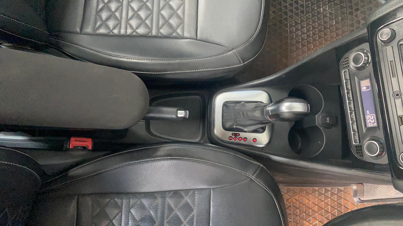 2019 Volkswagen Polo GT TSI AT, Petrol, Automatic, 1,02,869 km, Gear Lever