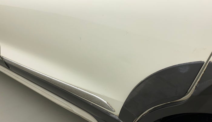 2019 Maruti XL6 ALPHA AT, Petrol, Automatic, 41,276 km, Rear left door - Slightly dented
