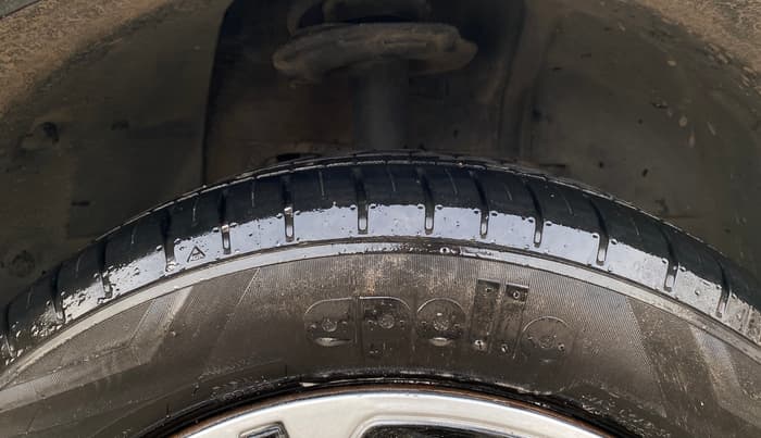 2022 Tata NEXON XM PLUS SUNROOF PETROL, Petrol, Manual, 1,04,237 km, Right Front Tyre Tread