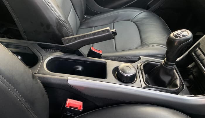 2022 Tata NEXON XM PLUS SUNROOF PETROL, Petrol, Manual, 1,04,237 km, Gear Lever