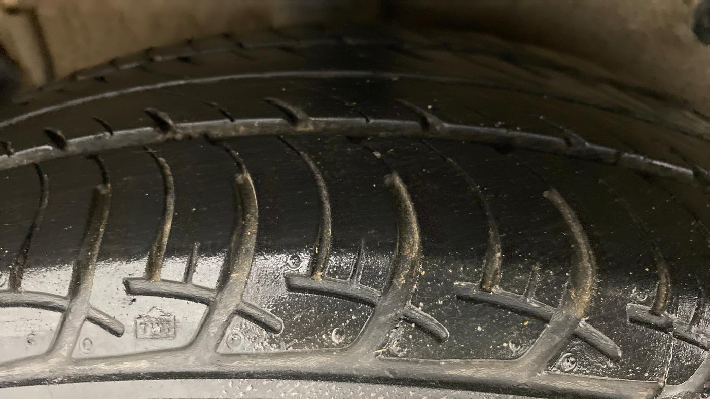2015 Maruti Celerio VXI AGS, CNG, Automatic, 41,585 km, Right Rear Tyre Tread