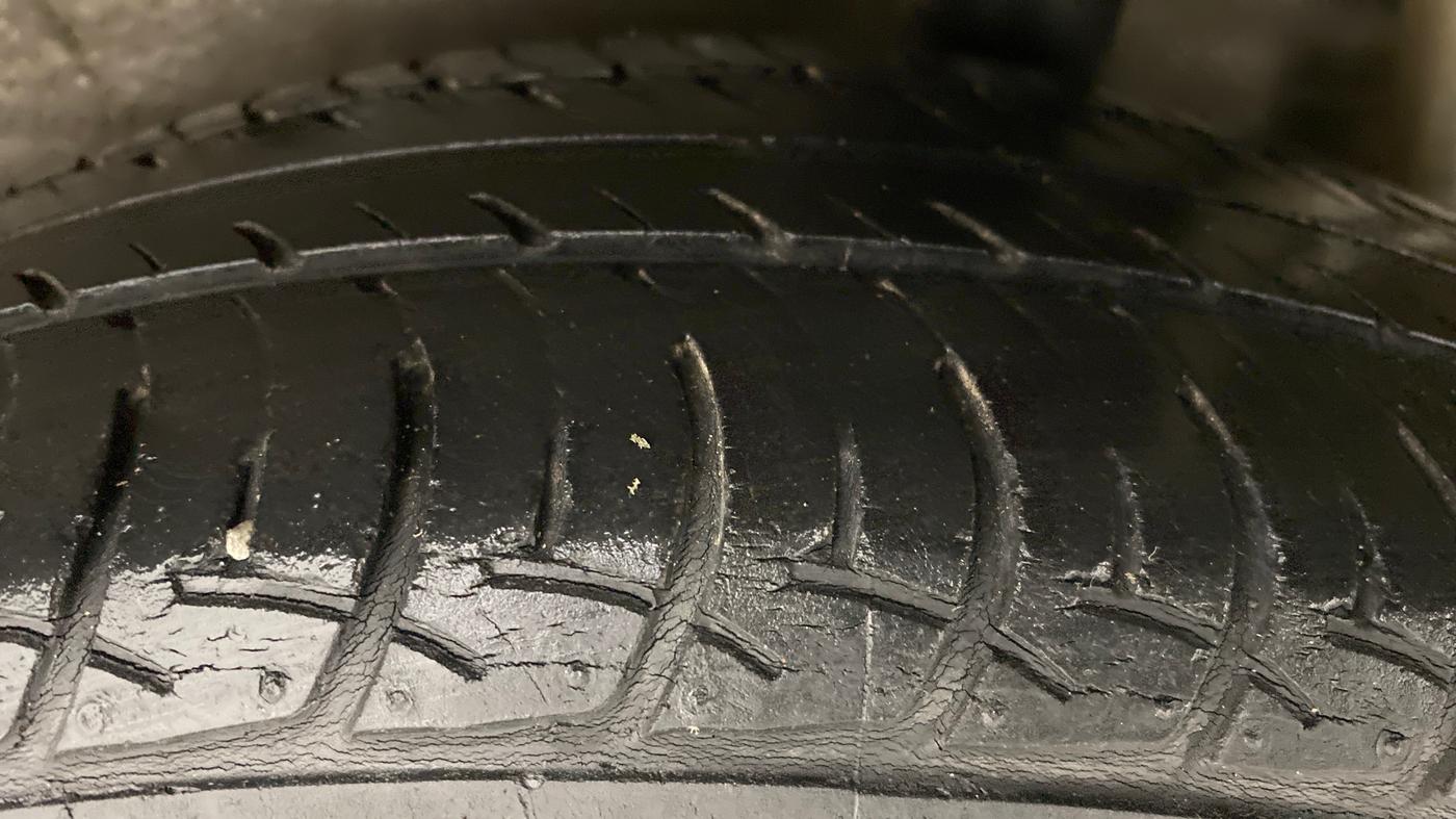 2015 Maruti Celerio VXI AGS, CNG, Automatic, 41,585 km, Left Rear Tyre Tread