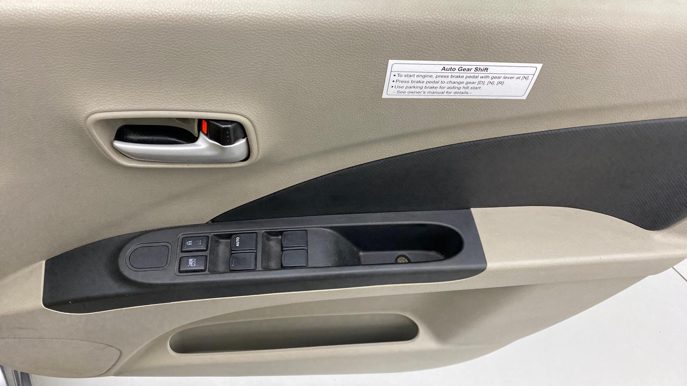 2015 Maruti Celerio VXI AGS, CNG, Automatic, 41,585 km, Driver Side Door Panels Control