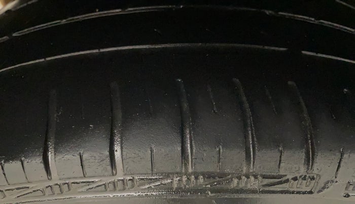 2014 Hyundai Grand i10 SPORTZ 1.2 KAPPA VTVT, Petrol, Manual, 94,819 km, Right Rear Tyre Tread