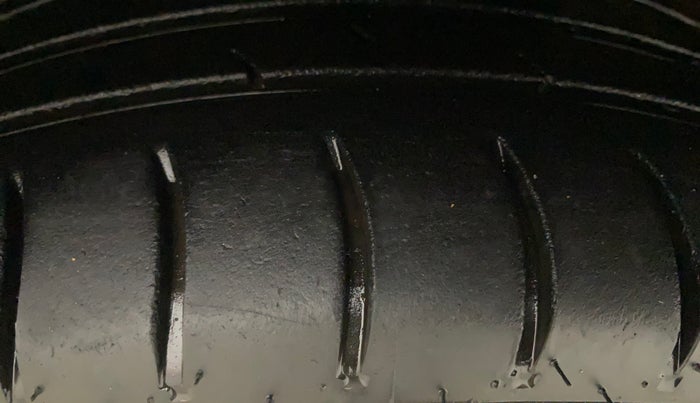 2014 Hyundai Grand i10 SPORTZ 1.2 KAPPA VTVT, Petrol, Manual, 94,819 km, Left Front Tyre Tread