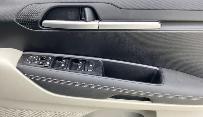 2022 KIA SONET HTX 1.0 IMT, Petrol, Manual, 20,611 km, Driver Side Door Panels Control
