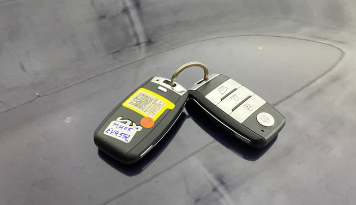 2022 KIA SONET HTX 1.0 IMT, Petrol, Manual, 20,611 km, Key Close Up