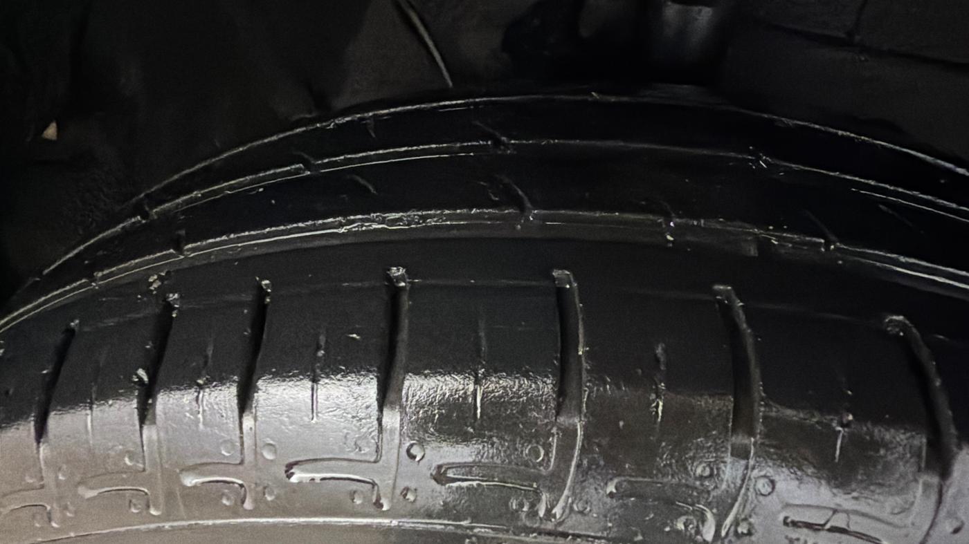 2022 Hyundai GRAND I10 NIOS SPORTZ 1.2 KAPPA VTVT CNG, CNG, Manual, 49,127 km, Right Front Tyre Tread