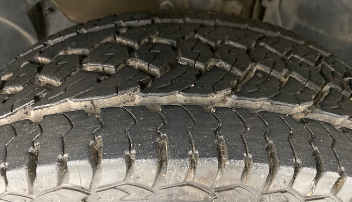 2013 Nissan Terrano XL P, Petrol, Manual, 90,264 km, Left Front Tyre Tread