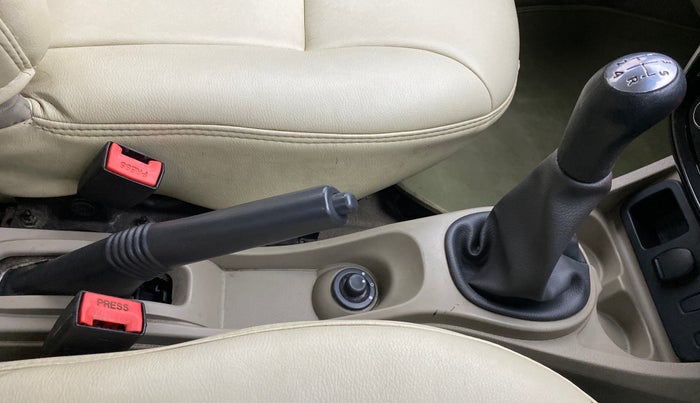 2013 Nissan Terrano XL P, Petrol, Manual, 90,264 km, Gear Lever