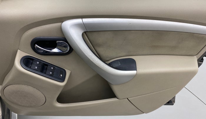 2013 Nissan Terrano XL P, Petrol, Manual, 90,264 km, Driver Side Door Panels Control