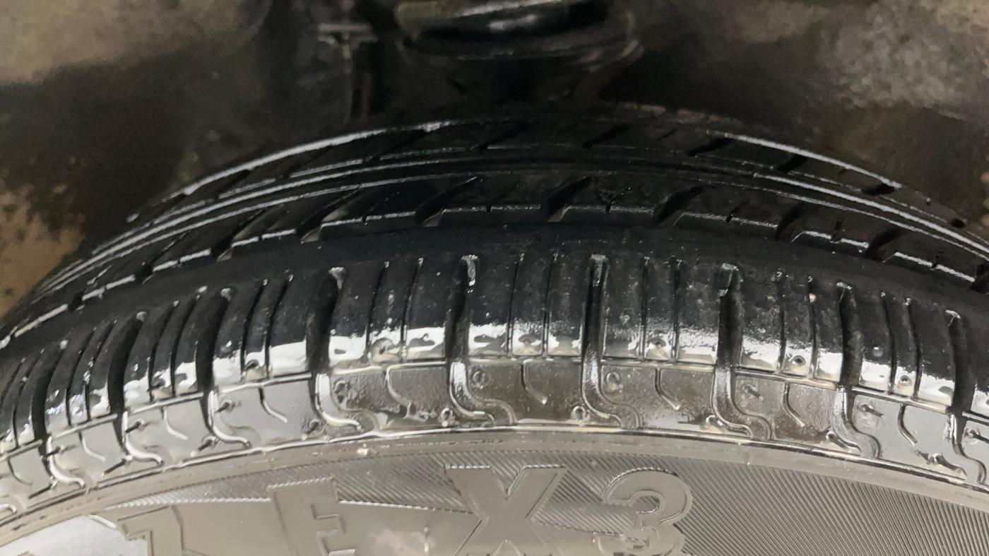2015 Maruti Alto K10 VXI AMT, Petrol, Automatic, 31,358 km, Right Front Tyre Tread