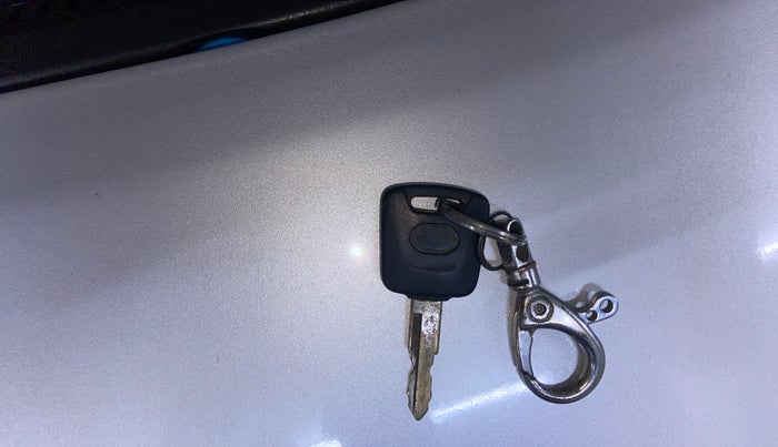 2016 Datsun Redi Go T (O), Petrol, Manual, 32,188 km, Key Close Up