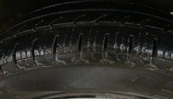 2016 Datsun Redi Go T (O), Petrol, Manual, 32,188 km, Left Rear Tyre Tread