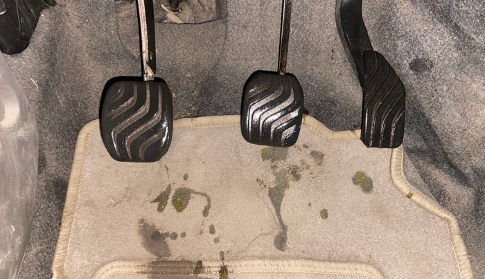 2016 Datsun Redi Go T (O), Petrol, Manual, 32,188 km, Pedals