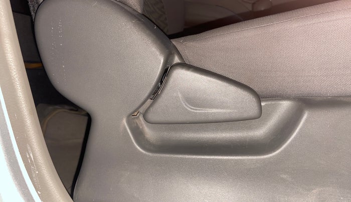 2016 Datsun Redi Go T (O), Petrol, Manual, 32,188 km, Driver Side Adjustment Panel