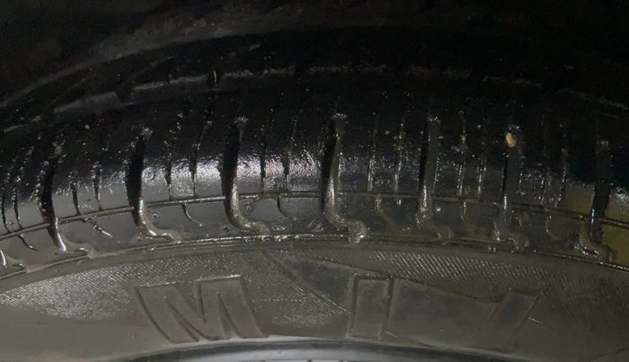 2016 Datsun Redi Go T (O), Petrol, Manual, 32,188 km, Left Front Tyre Tread