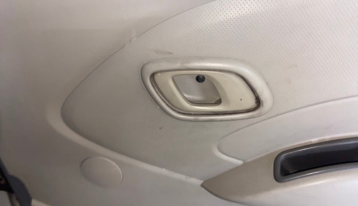 2016 Datsun Redi Go T (O), Petrol, Manual, 32,188 km, Driver Side Door Panels Control