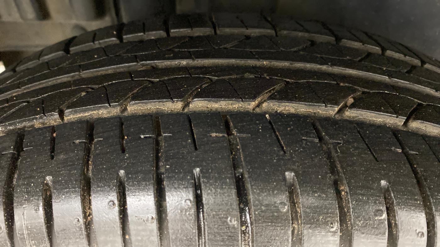 2012 Maruti Swift VXI, Petrol, Manual, 72,958 km, Right Rear Tyre Tread