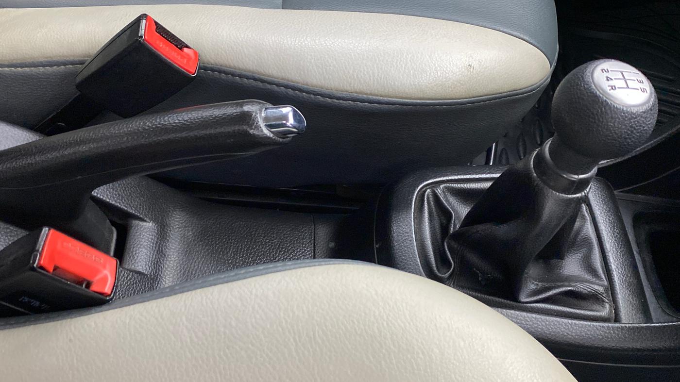 2012 Maruti Swift VXI, Petrol, Manual, 72,958 km, Gear Lever