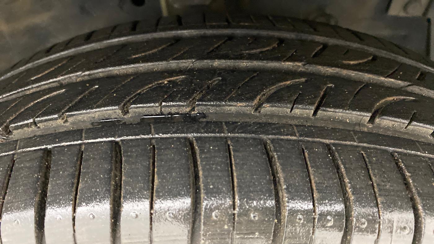 2012 Maruti Swift VXI, Petrol, Manual, 72,958 km, Right Front Tyre Tread