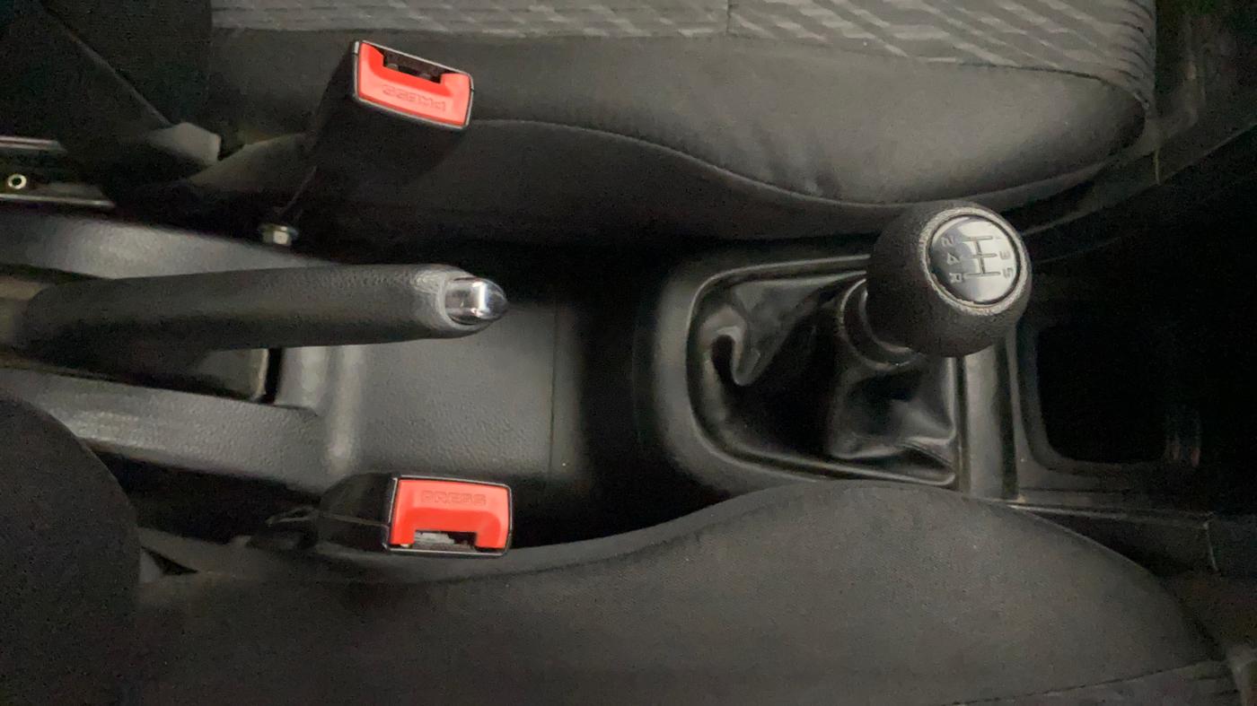 2016 Maruti Swift VXI O, Petrol, Manual, 67,906 km, Gear Lever