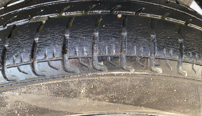 2018 Maruti Swift VXI, Petrol, Manual, 45,991 km, Left Rear Tyre Tread