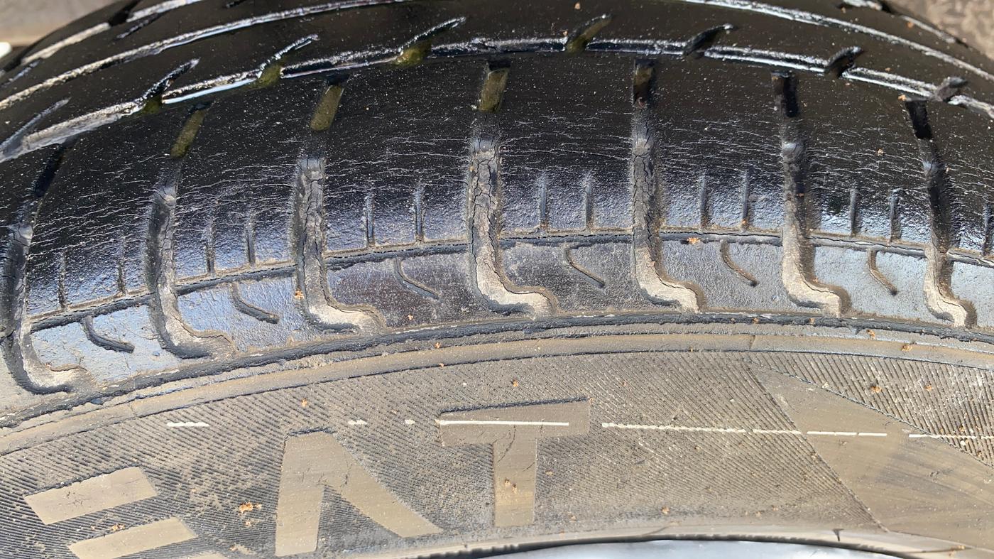 2018 Maruti Swift VXI, Petrol, Manual, 45,991 km, Right Rear Tyre Tread