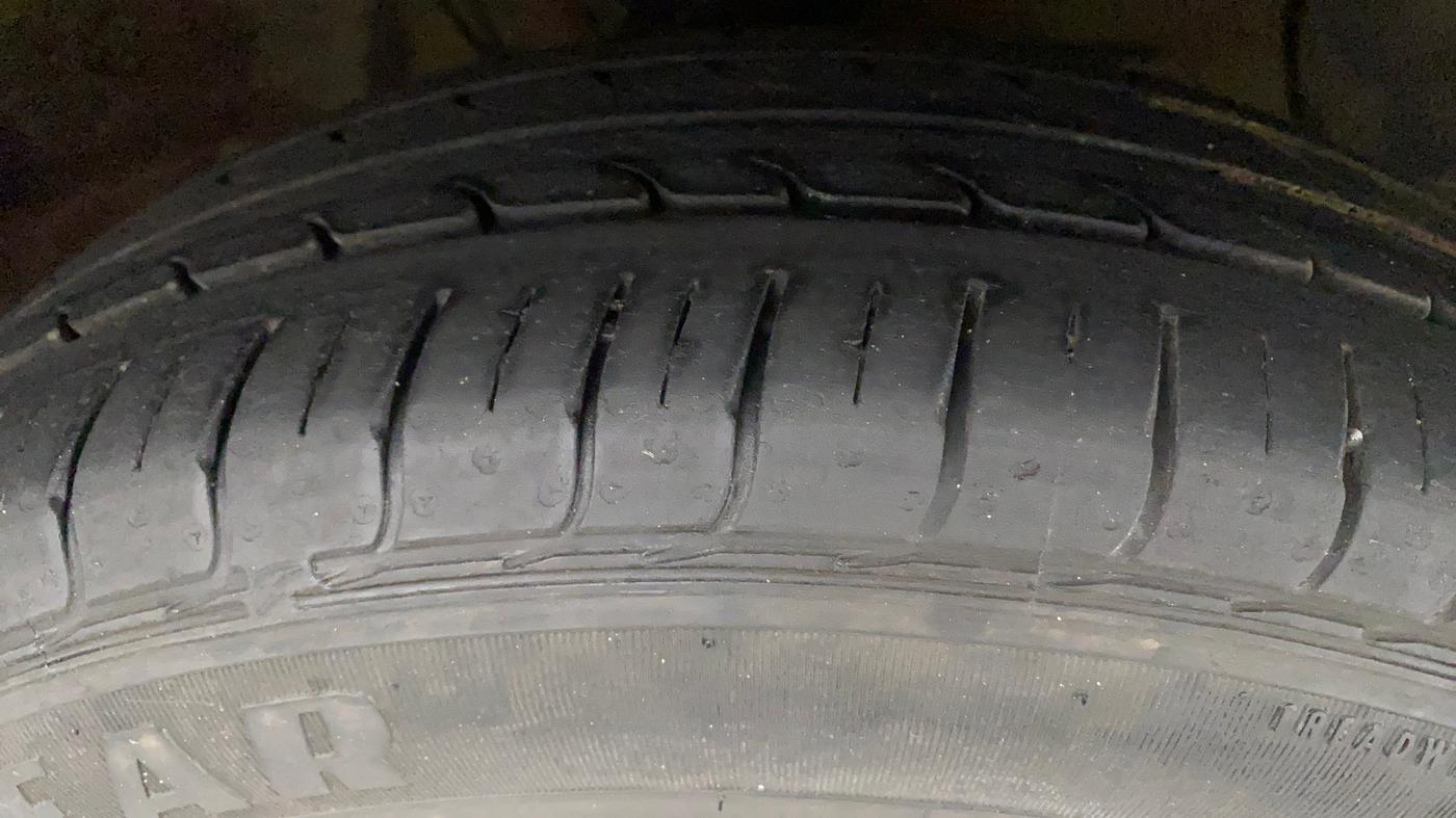 2021 Hyundai GRAND I10 NIOS SPORTZ AMT 1.2 KAPPA VTVT, Petrol, Automatic, 52,195 km, Right Front Tyre Tread