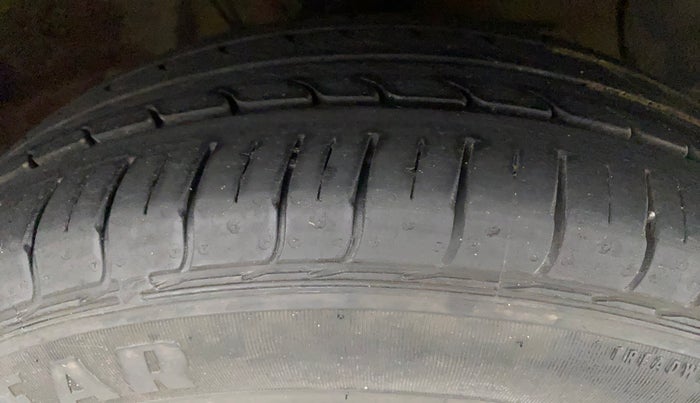 2021 Hyundai GRAND I10 NIOS SPORTZ AMT 1.2 KAPPA VTVT, Petrol, Automatic, 52,195 km, Right Front Tyre Tread