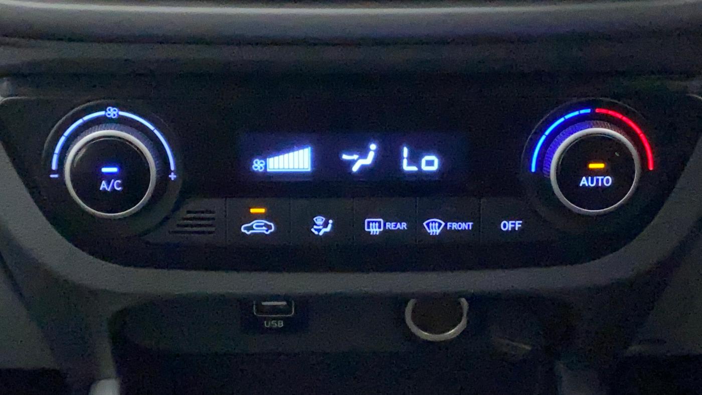 2021 Hyundai GRAND I10 NIOS SPORTZ AMT 1.2 KAPPA VTVT, Petrol, Automatic, 52,195 km, Automatic Climate Control