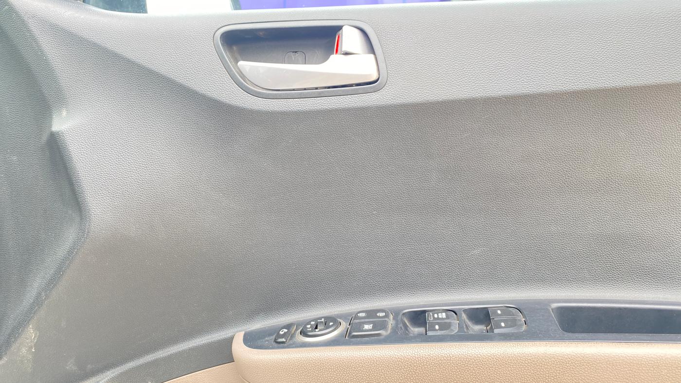 2019 Hyundai Grand i10 SPORTZ 1.2 KAPPA VTVT, Petrol, Manual, 67,838 km, Driver Side Door Panels Control