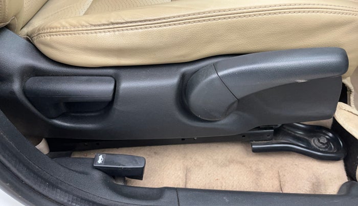 2019 Honda City 1.5L I-VTEC ZX CVT, Petrol, Automatic, 50,086 km, Driver Side Adjustment Panel