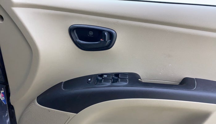 2014 Hyundai Grand i10 MAGNA 1.2 KAPPA VTVT, Petrol, Manual, 70,193 km, Driver Side Door Panels Control