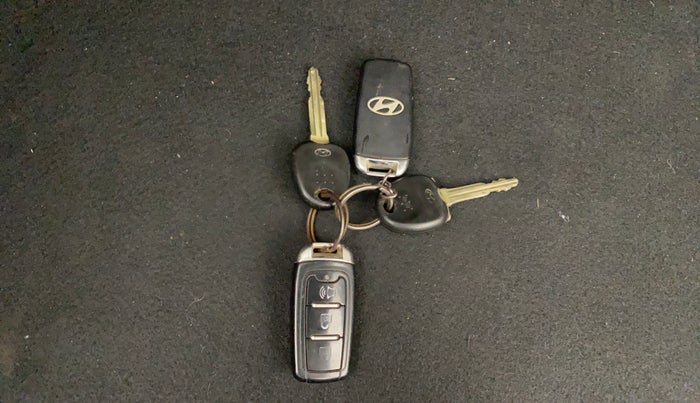 2014 Hyundai Grand i10 MAGNA 1.2 KAPPA VTVT, Petrol, Manual, 70,193 km, Key Close Up