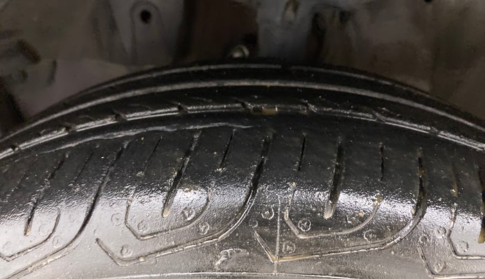 2015 Honda Jazz 1.2L I-VTEC V AT, Petrol, Automatic, 56,906 km, Left Front Tyre Tread
