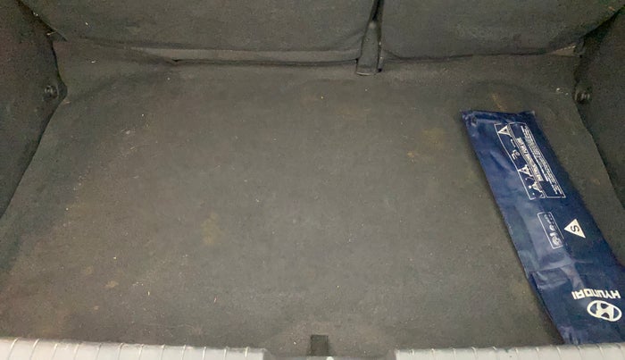 2016 Hyundai i20 Active 1.2 SX, Petrol, Manual, 1,01,527 km, Boot Inside